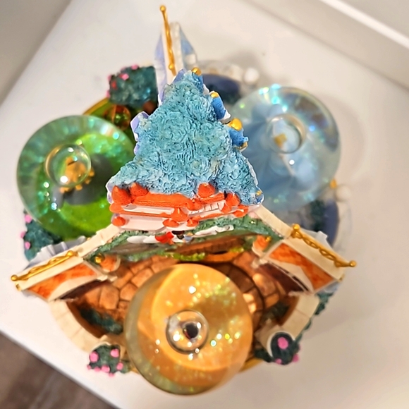 Disney  A Wish Your Heart Makes  3 sided rotating figurine w/snow globes. - Picture 5 of 16